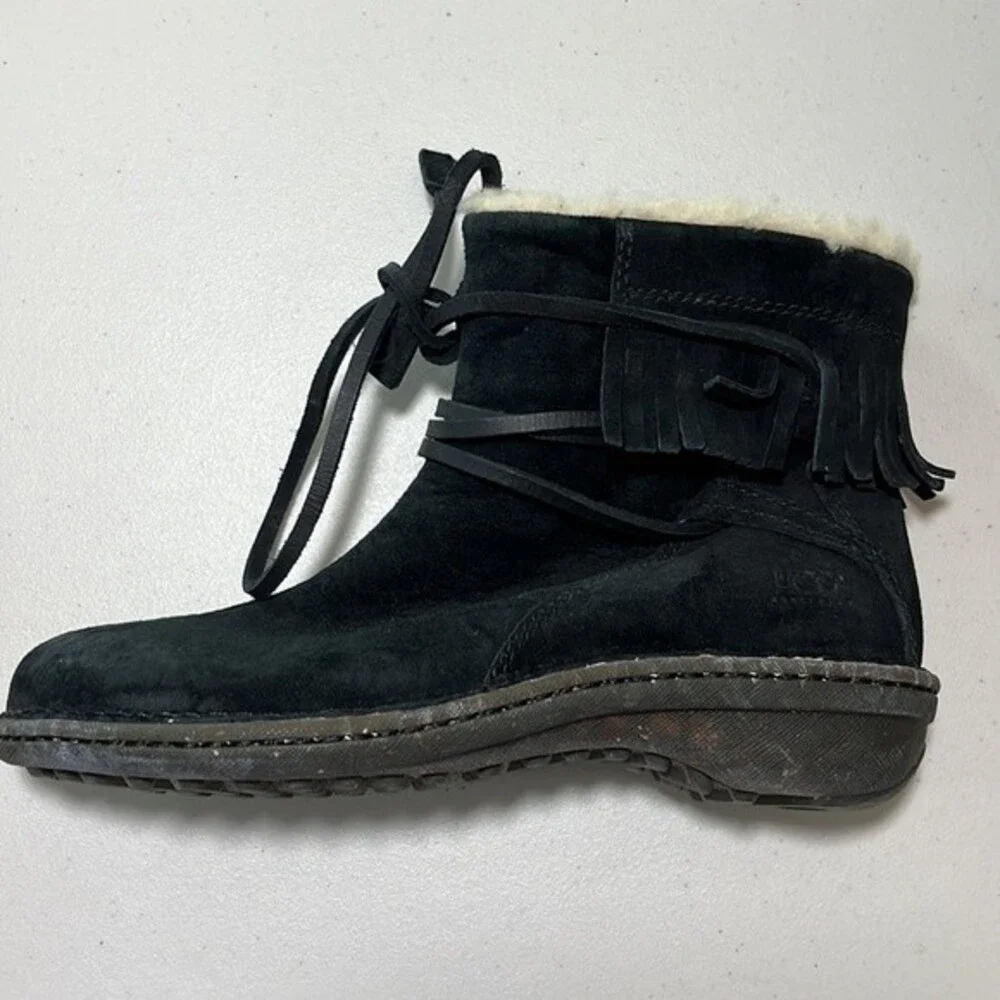 Ugg Gaviota Lace Up Fringe Booties Black 5749 Size 8